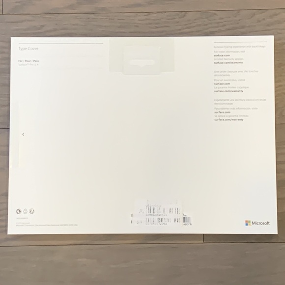 NEW Microsoft Surface Pro 4 Type Cover French/English Edition - Picture 5 of 5